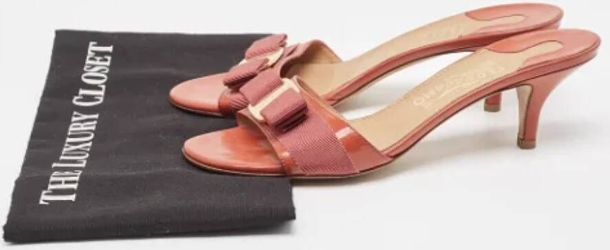 Salvatore Ferragamo Pre-owned Leather sandals Orange Dames