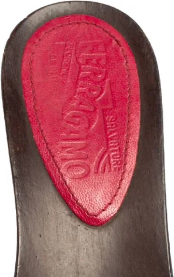 Salvatore Ferragamo Pre-owned Leather sandals Pink Dames