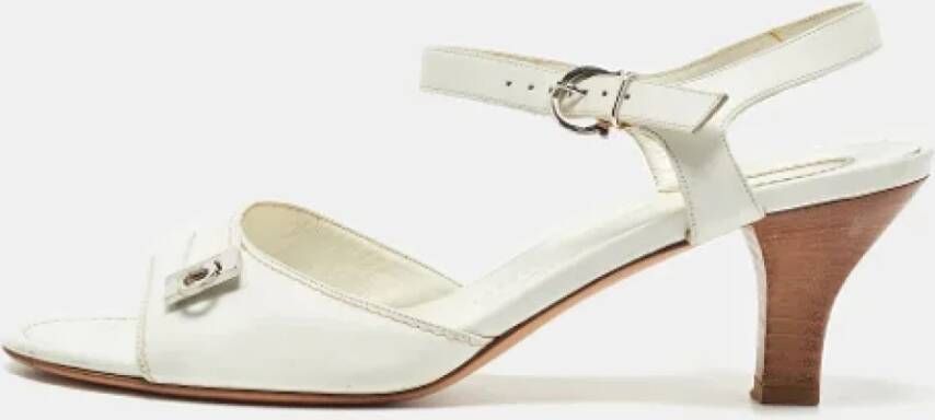 Salvatore Ferragamo Pre-owned Leather sandals White Dames