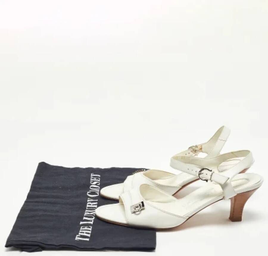 Salvatore Ferragamo Pre-owned Leather sandals White Dames