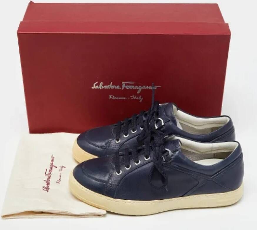 Salvatore Ferragamo Pre-owned Leather sneakers Blue Heren