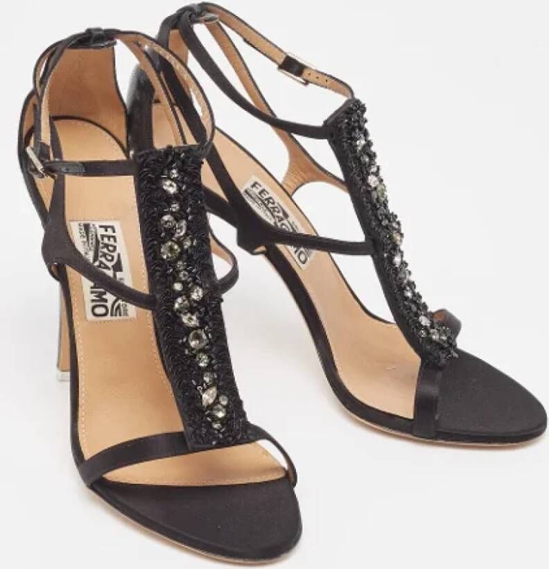 Salvatore Ferragamo Pre-owned Satin sandals Black Dames