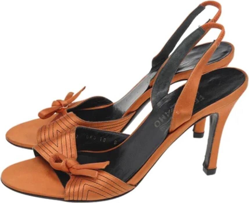 Salvatore Ferragamo Pre-owned Satin sandals Orange Dames