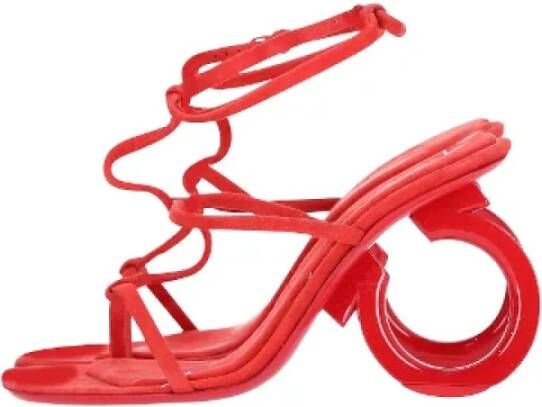 Salvatore Ferragamo Pre-owned Suede heels Red Dames