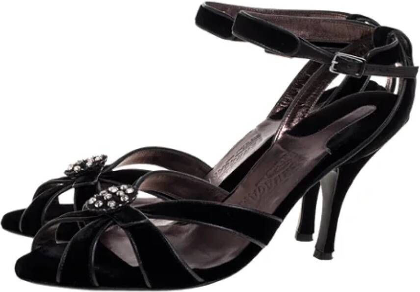 Salvatore Ferragamo Pre-owned Velvet sandals Black Dames