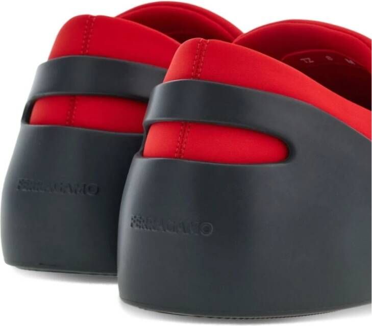 Salvatore Ferragamo Rode Platte Slipper met Neopreen Binnensok Red Heren