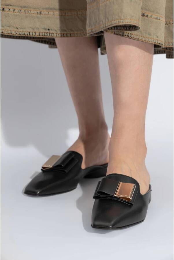 Salvatore Ferragamo Slippers Lea Black Dames