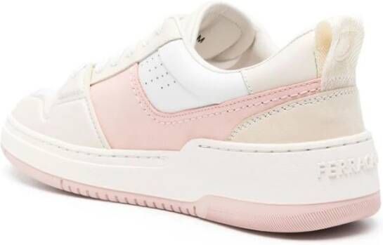 Salvatore Ferragamo Sneakers met gladde leren panelen in roze beige wit Multicolor Dames