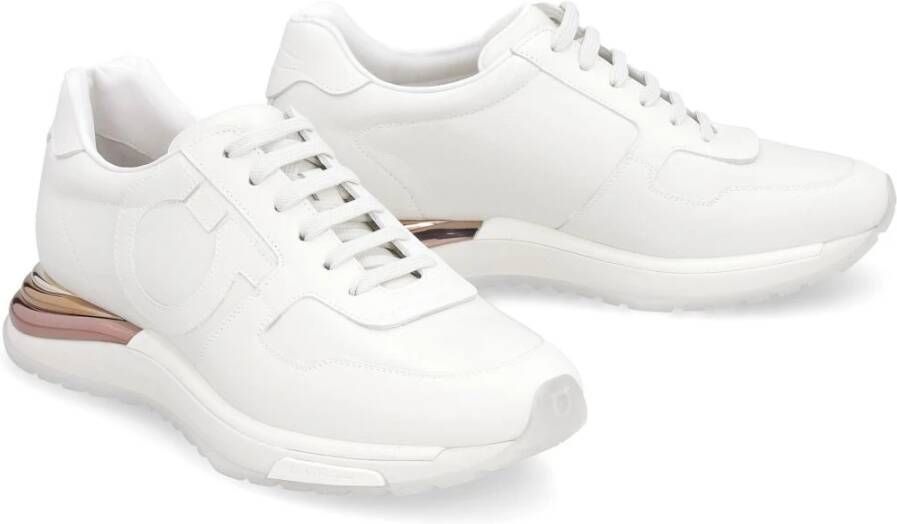 Salvatore Ferragamo Metalen Detail Sneakers Wit Dames