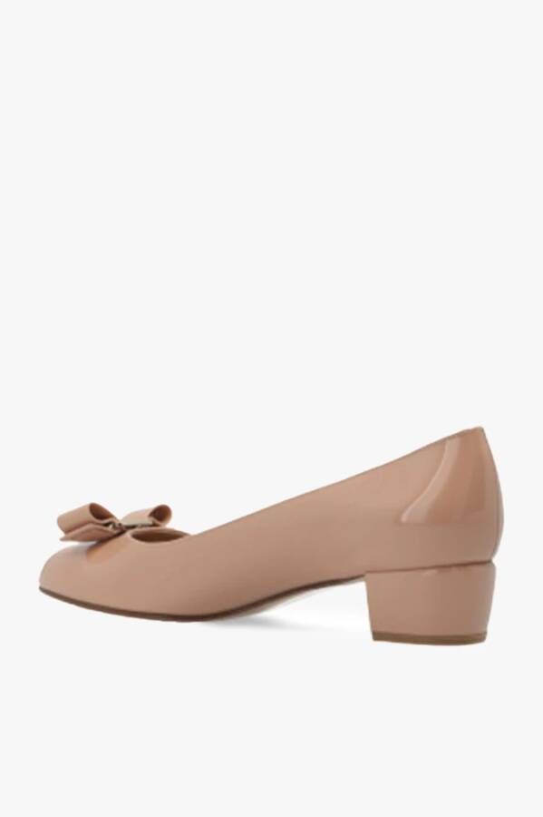 Salvatore Ferragamo Vara pumps Beige Dames