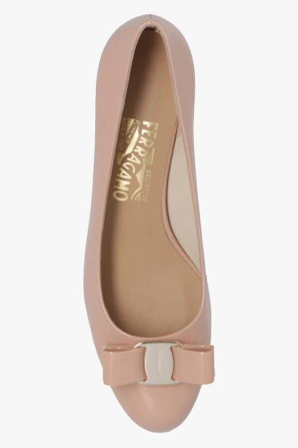 Salvatore Ferragamo Vara pumps Beige Dames