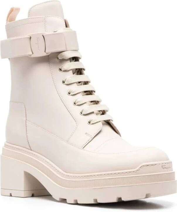 Salvatore Ferragamo Witte Casual Mid Heel Enkellaarsjes White Dames