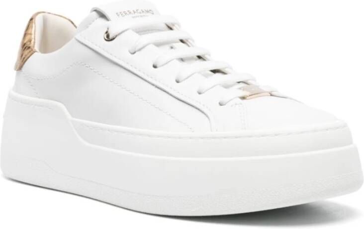 Salvatore Ferragamo Witte Sneakers Paneelontwerp Logo Plaque White Dames