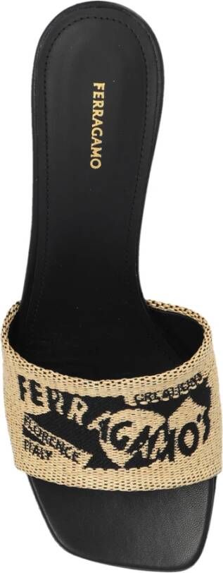 Salvatore Ferragamo Zenobiass Schoenen Beige Dames