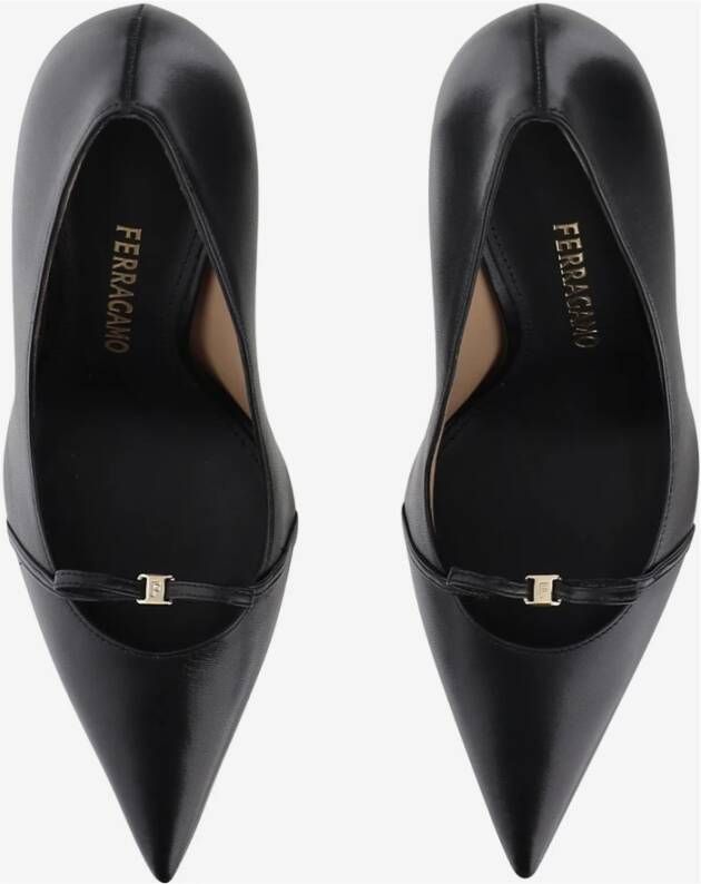 Salvatore Ferragamo Zwarte leren puntige pumps met strik Black Dames