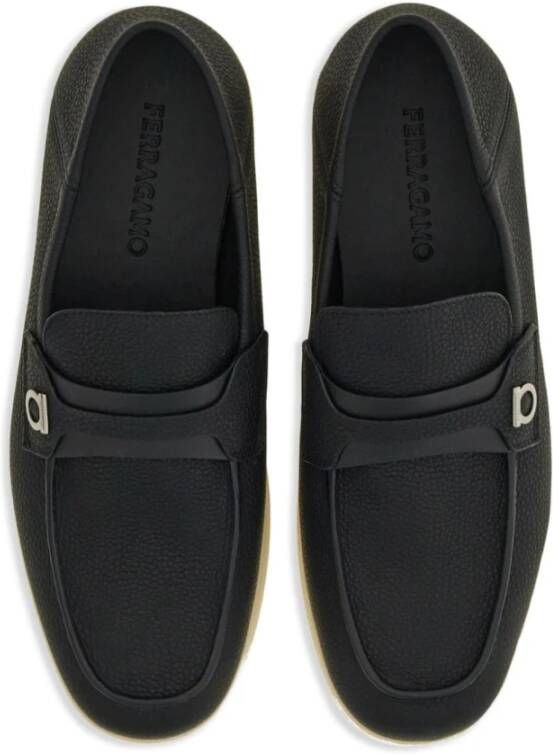 Salvatore Ferragamo Zwarte Loafers van Gehamerd Leer met Metalen Gancini Detail Black Heren