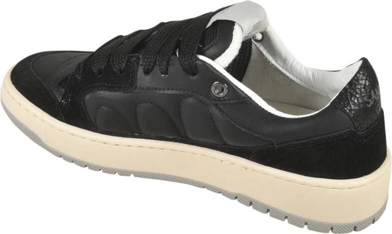 Santha Zwarte Sneakers