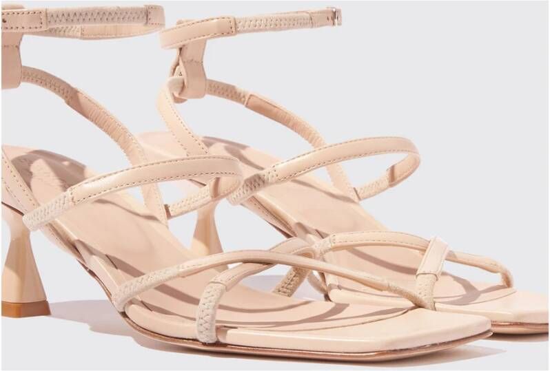 Scarosso Sally Sandalen Handgemaakte Italiaanse Elegantie en Comfort Beige Dames