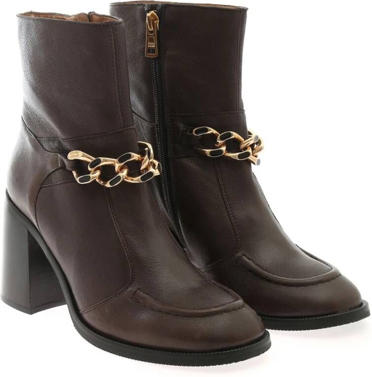 See by Chloé Mahe Booties Bruine Leren Enkellaarzen met Gouden Ketting Zwart Dames