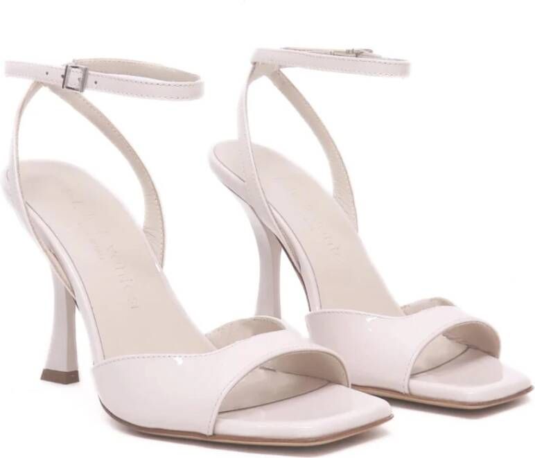 Sergio Levantesi Beige Lakleren Sandaal Beige Dames