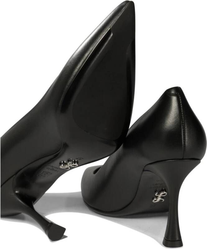 Sergio Levantesi Zwarte Pumps voor Vrouwen Elegante Stijl