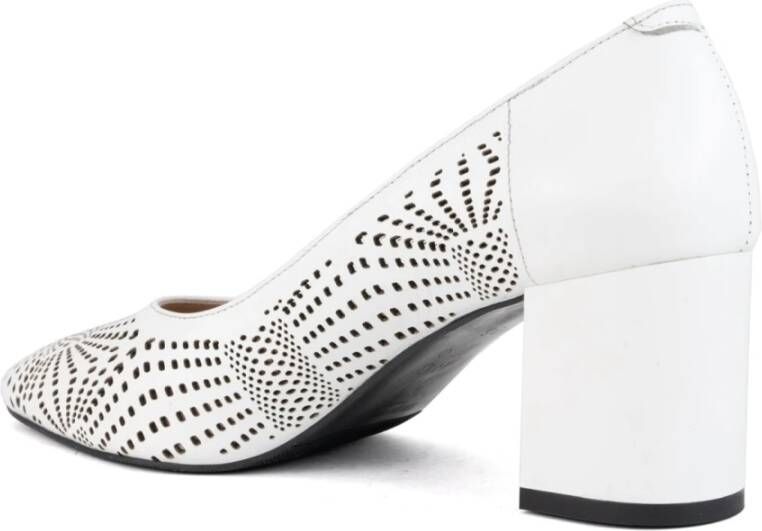 Sergio Moretti Witte Klassieke Gesloten Pumps