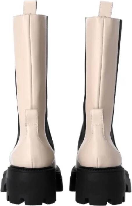 Sergio Rossi Pre-owned Leather boots White Dames