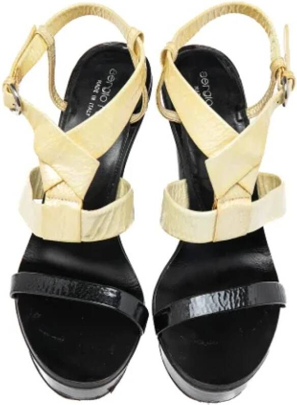 Sergio Rossi Pre-owned Leather sandals Beige Dames