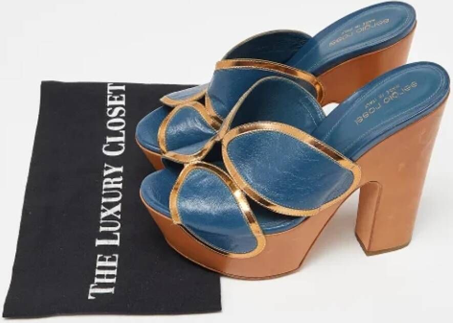 Sergio Rossi Pre-owned Leather sandals Blue Dames