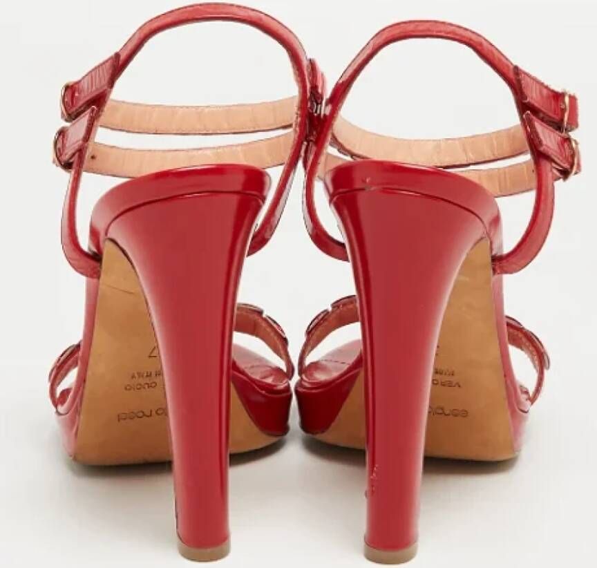 Sergio Rossi Pre-owned Leather sandals Red Dames