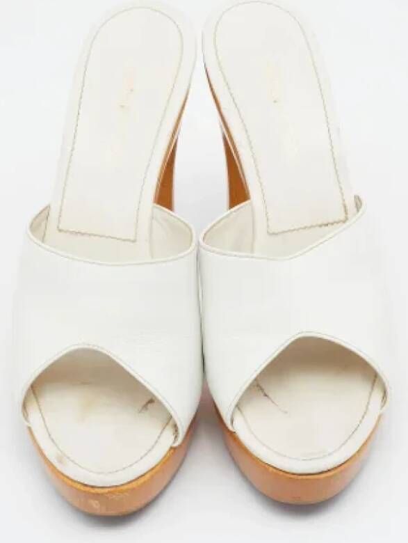 Sergio Rossi Pre-owned Leather sandals White Dames