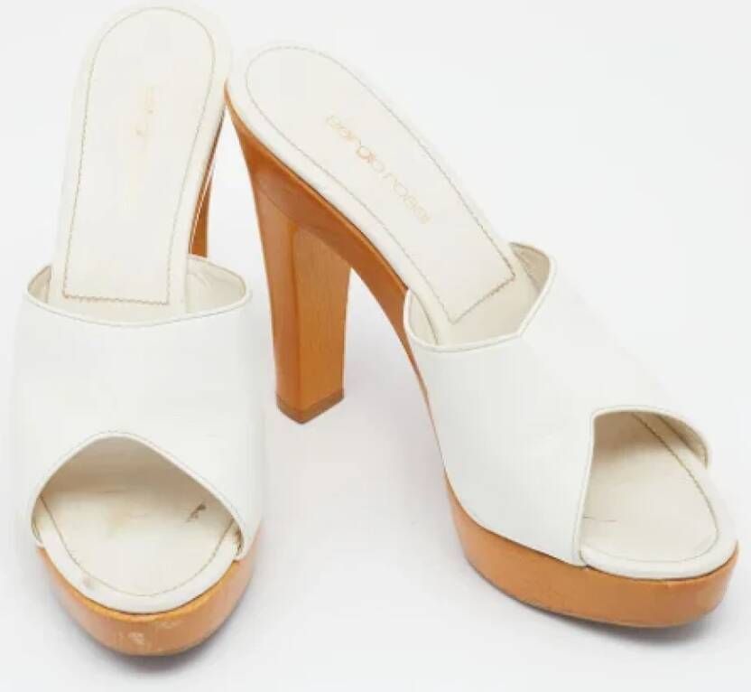 Sergio Rossi Pre-owned Leather sandals White Dames