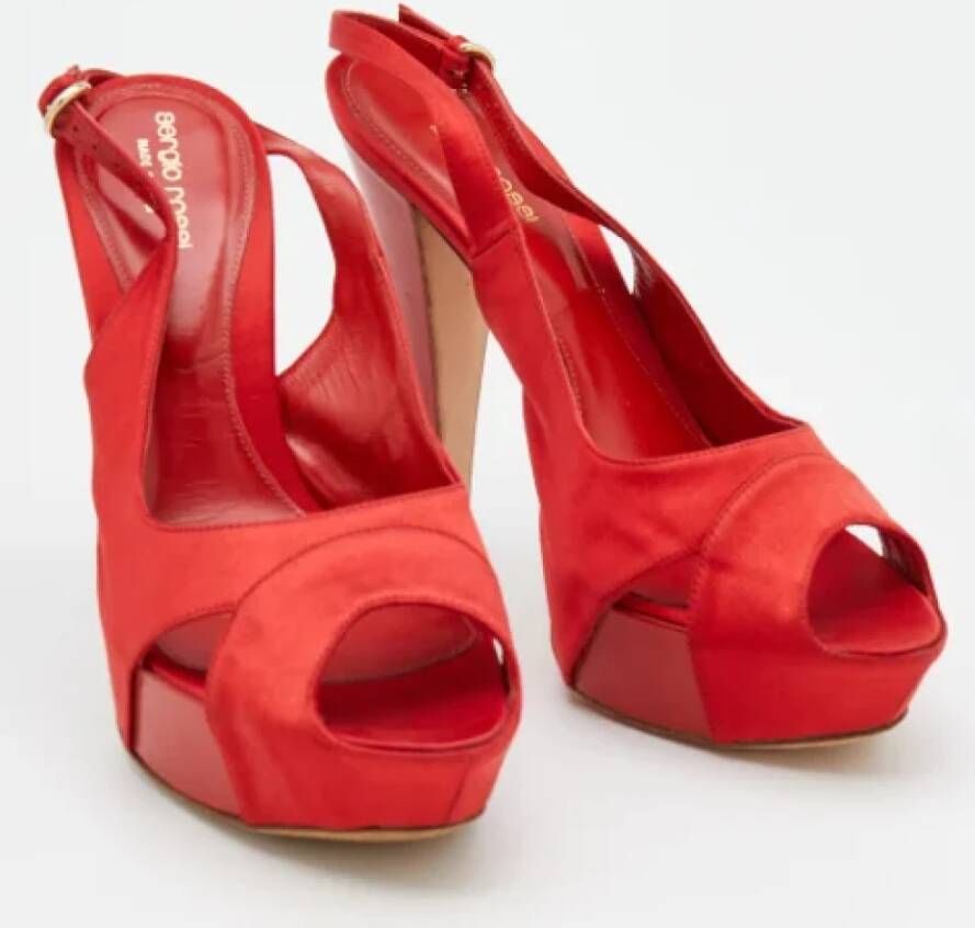 Sergio Rossi Pre-owned Satin sandals Red Dames