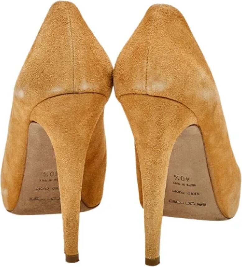 Sergio Rossi Pre-owned Suede heels Beige Dames