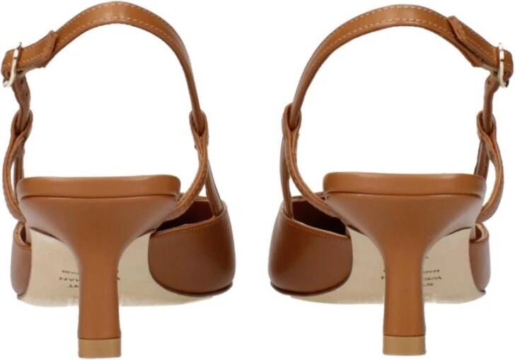 Stuart Weitzman Bruin Leren Mid Heel Pumps
