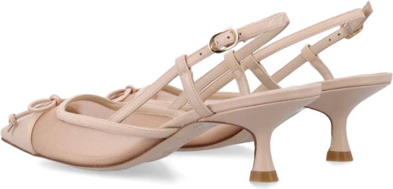 Stuart Weitzman Chique Beige Gesloten Schoenen met Strik