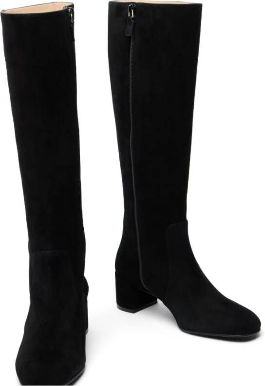 Stuart Weitzman Maeve ZIP Boot