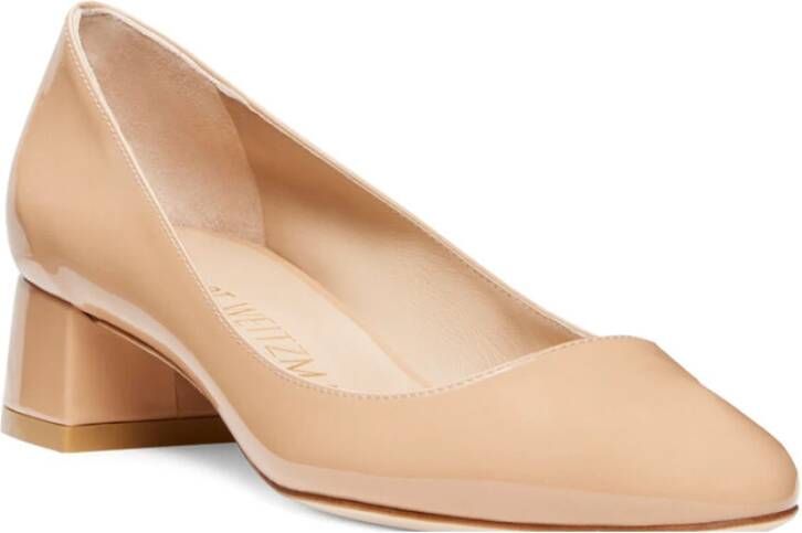 Stuart Weitzman Moderne Twist Pump met Afgeronde Vierkante Neus Beige Dames