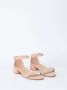 Stuart Weitzman Lage hak sandalen voor zomerse stijl Beige Dames - Thumbnail 2