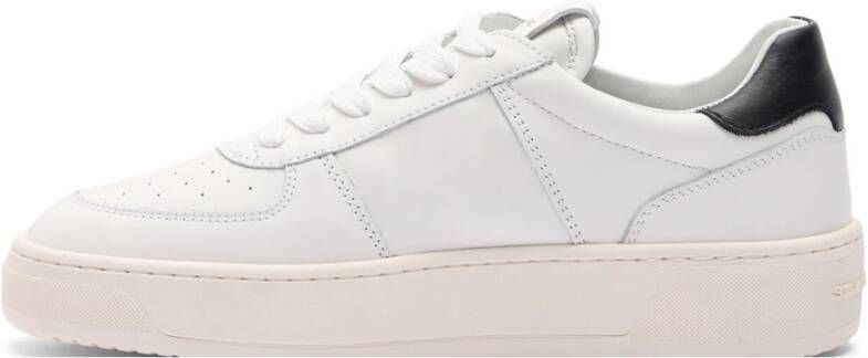 Stuart Weitzman Verfijnde Tennissneaker met Elegant Design White Dames