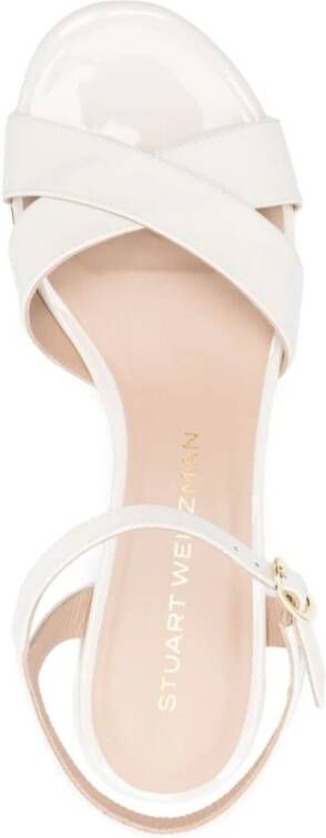 Stuart Weitzman Witte platte schoenen met enkelband