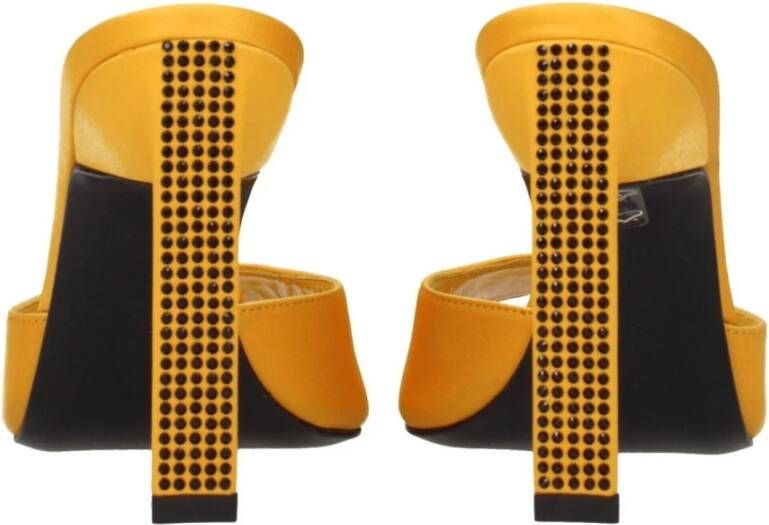 The Attico Oranje Satijnen Stiletto Hakken Sandalen