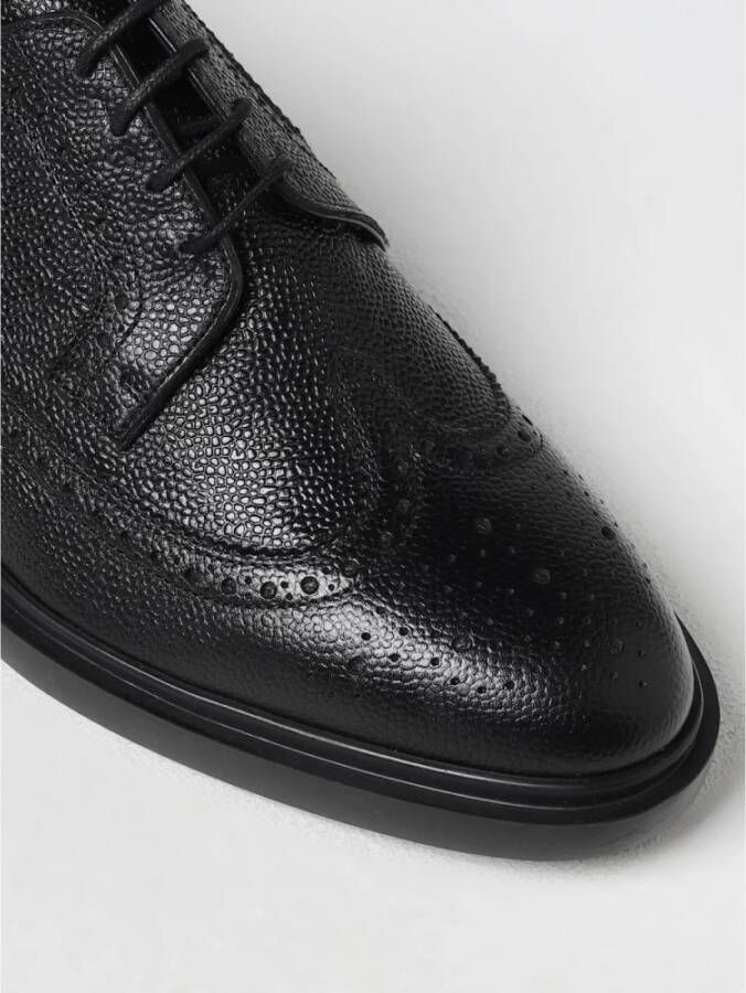 Thom Browne Klassieke leren veterschoenen met vleugeltip
