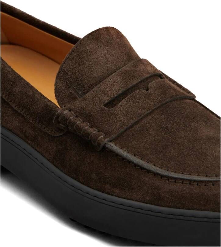 Tod's Bruine Suède Loafers Winterstijl