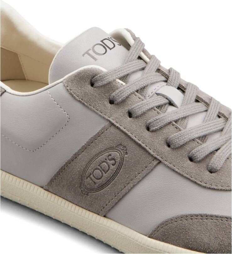 Tod's Grijze Leren Sneakers Rubber Details