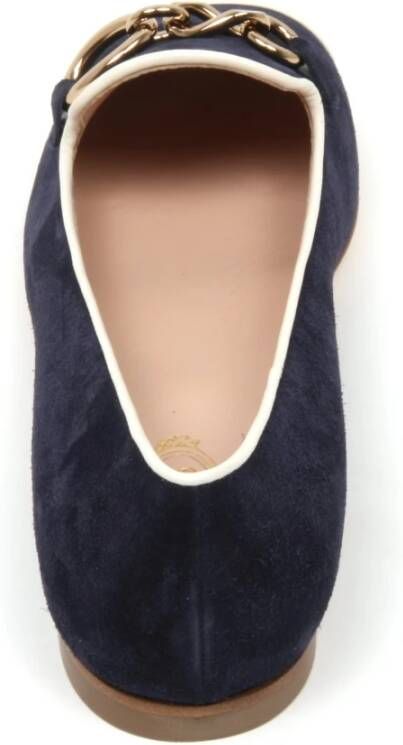 Tod's Ivoor Ballerina Schoenen met Kettingdetail