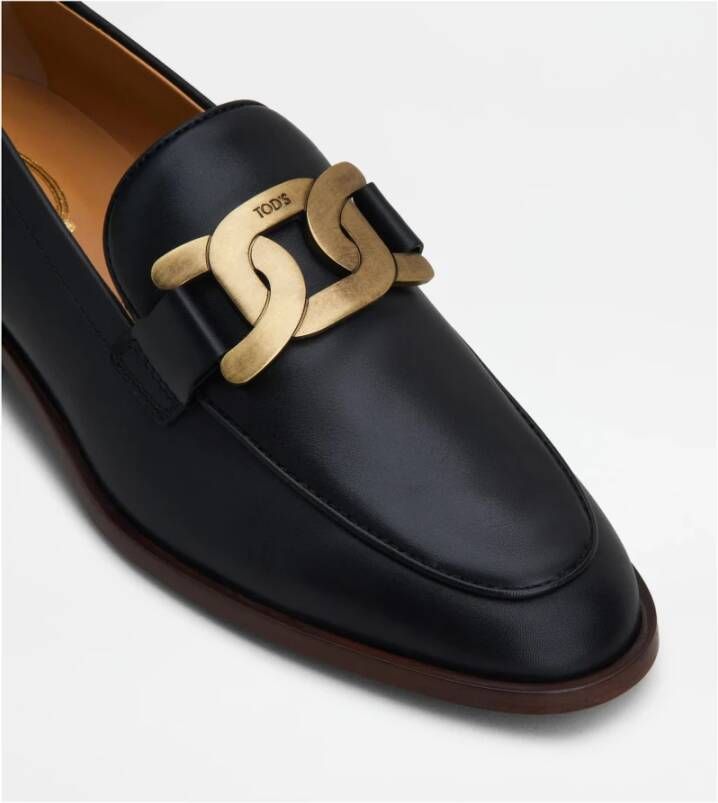 Tod's Zwarte Leren Loafers met Metalen Ketting