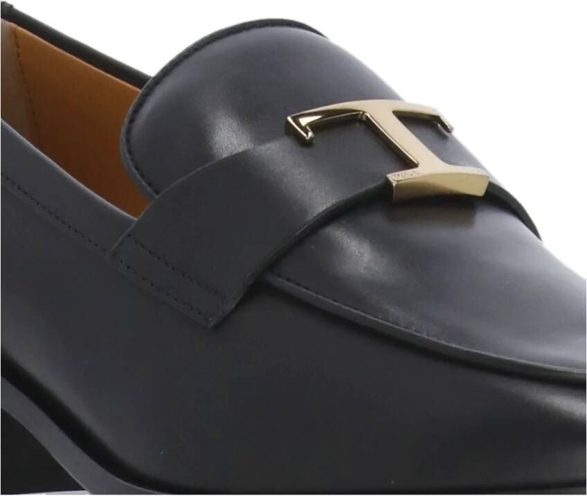 Tod's Zwarte leren loafers met metalen logo