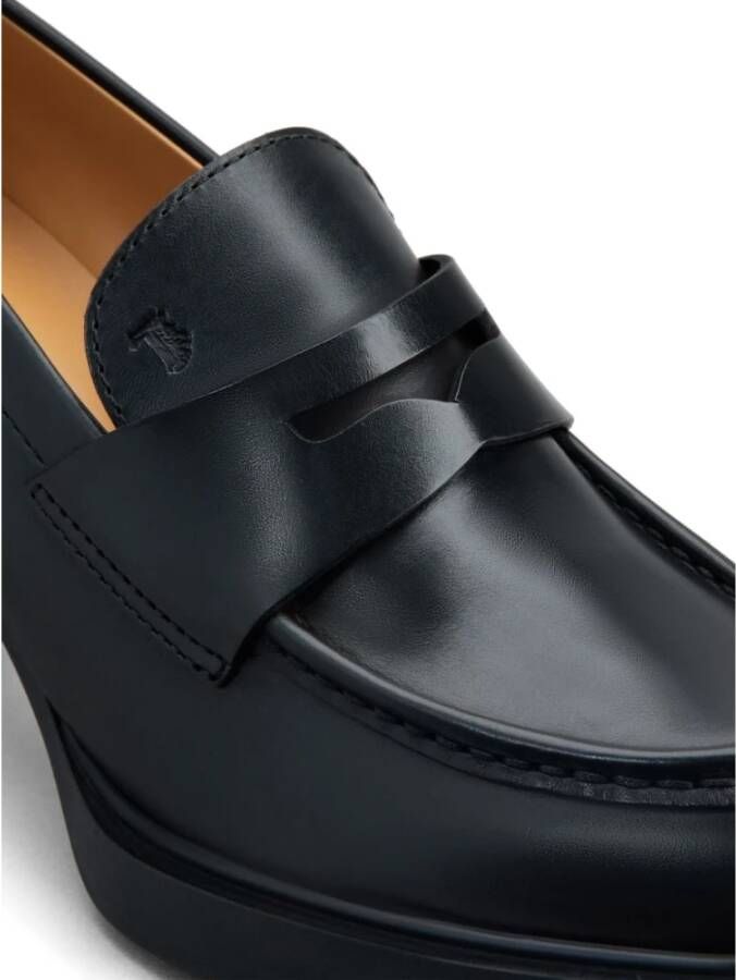 TOD'S Zwarte platte schoenen Elegant stijl Black Dames