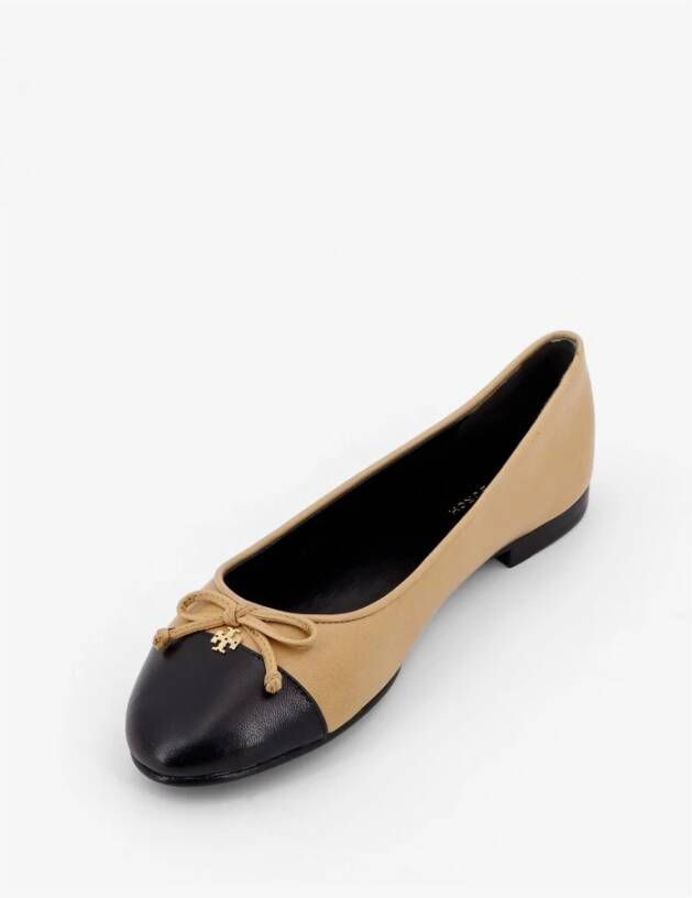 Tory Burch Platte Beige Schoenen met Metalen Logo Detail